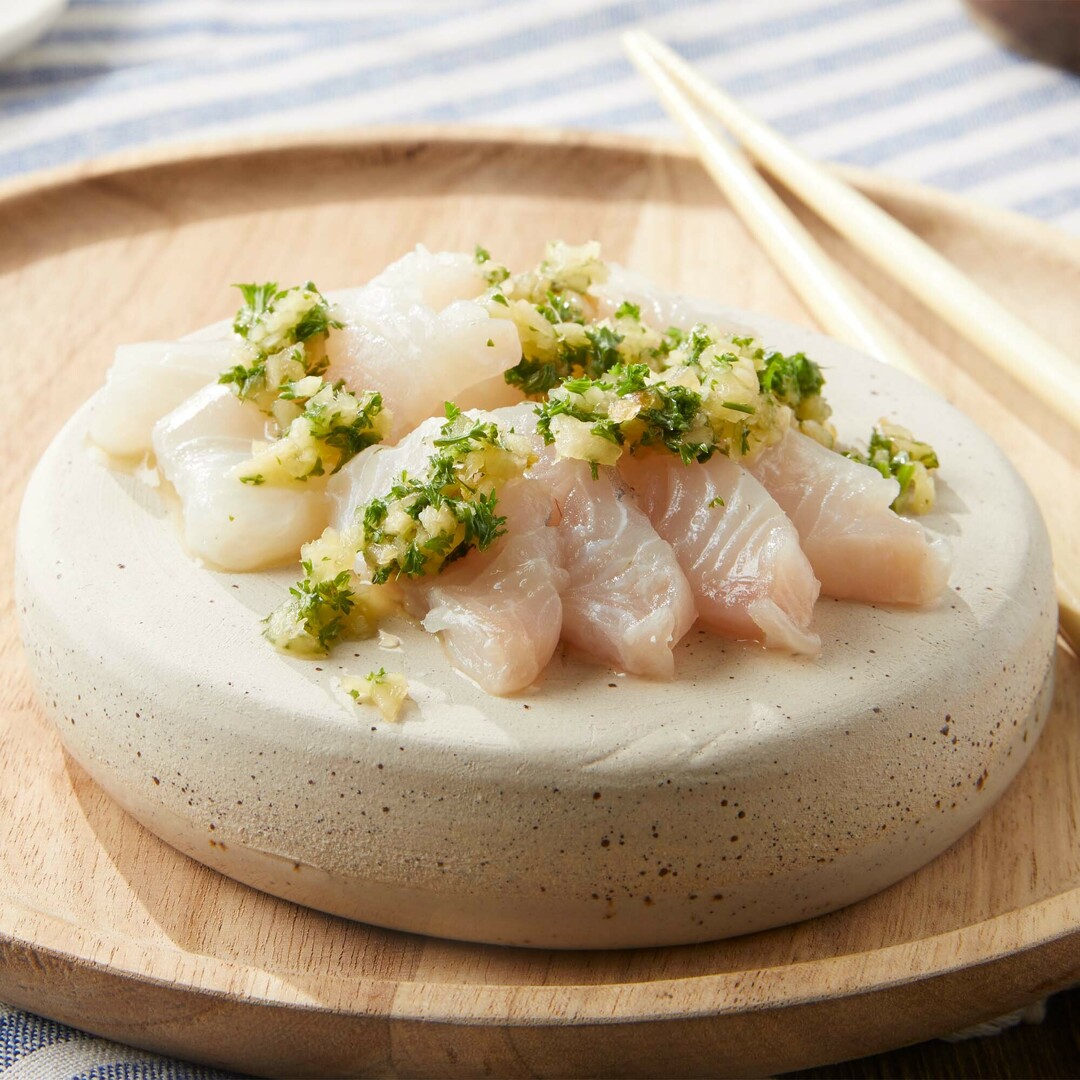 Recette : sashimi de dos d’églefin aux pickles de gingembre belge