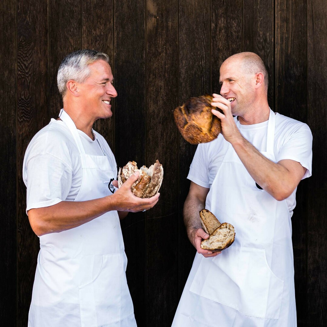 Boulanger Jan et boulanger Vincent fournissent chaque jour du pain au levain croustillant.