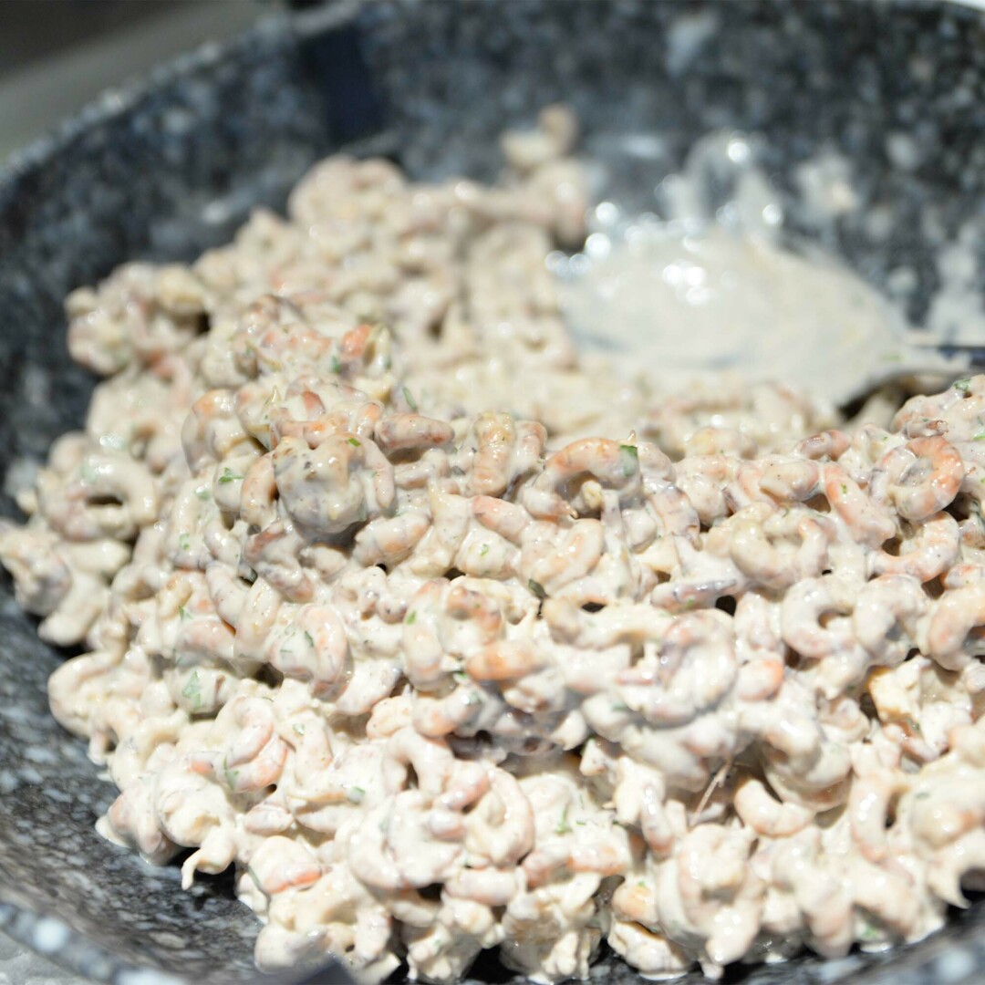 Salade de crevettes maison du Cru du marché frais.