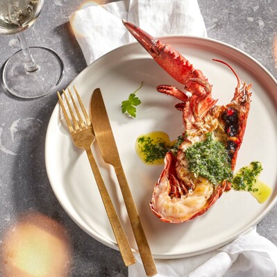 Homard au beurre aux fines herbes maison