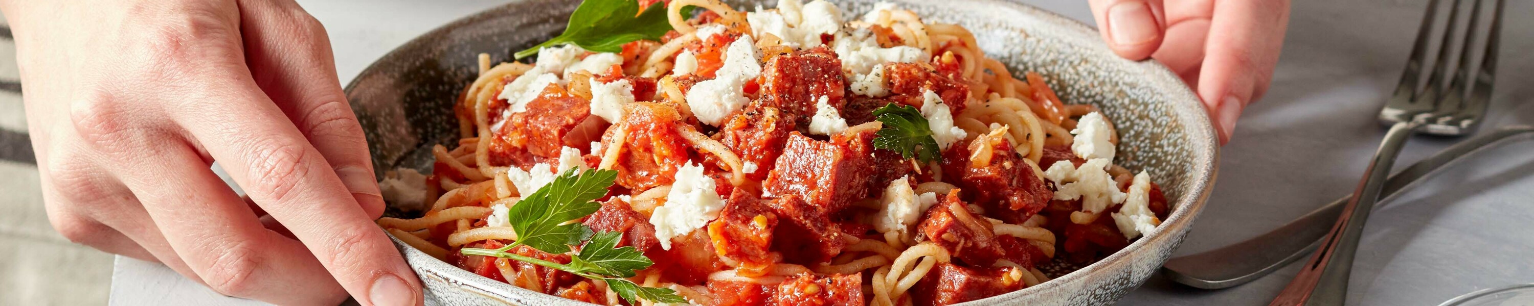 Recept: pasta met chorizo en geitenkaas