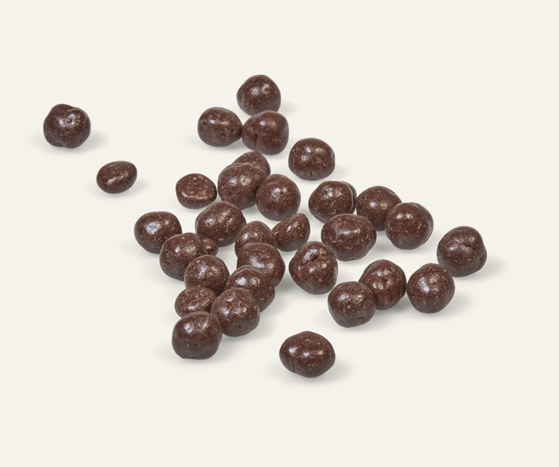 Hazelnoten in pure chocolade